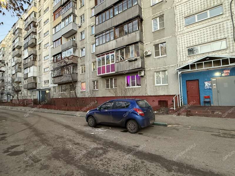 трёхкомнатная квартира на улице Политбойцов дом 12