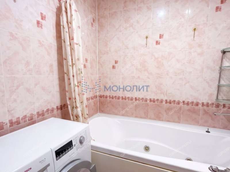 трёхкомнатная квартира на улице Композитора Касьянова дом 5а