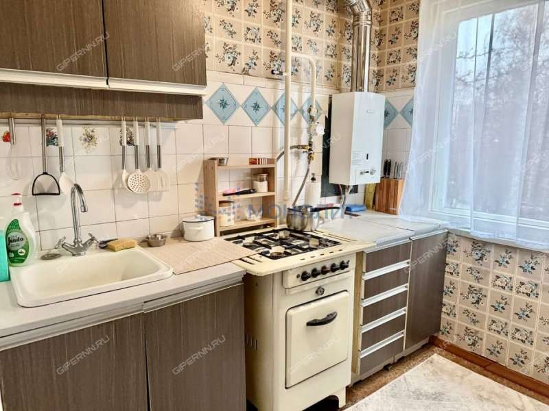 четырёхкомнатная квартира на улице Маршала Воронова дом 6