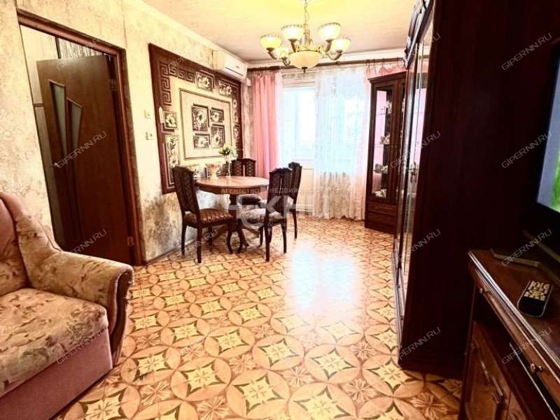 трёхкомнатная квартира на улице Ефремова дом 5А