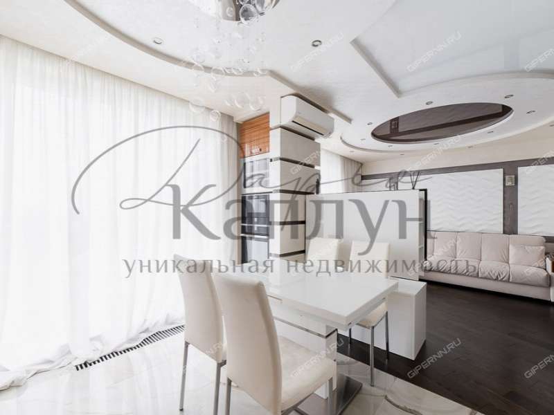 трёхкомнатная квартира на улице Родионова дом 192, к3