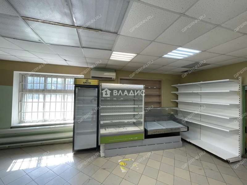 здание под офис, торговую площадь на Центральной улице
