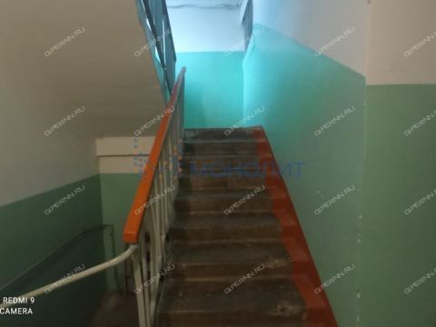 4-komnatnaya-ul-admirala-makarova-d-8-k1 фото