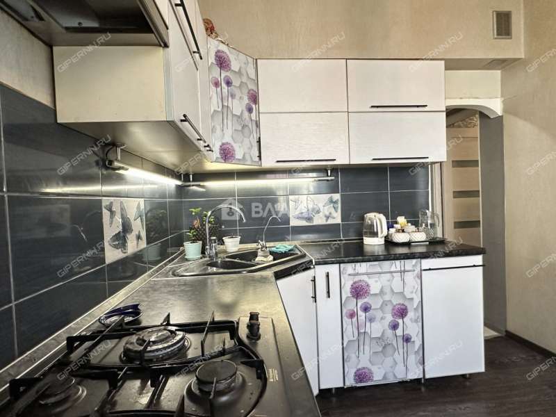 трёхкомнатная квартира на улице Буревестника дом 14