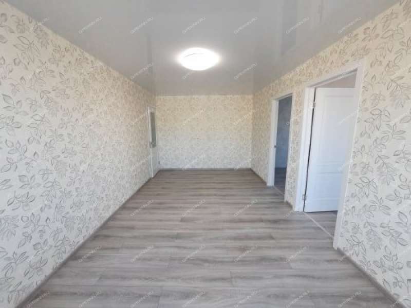 трёхкомнатная квартира в 3-м микрорайоне дом 16 город Кстово