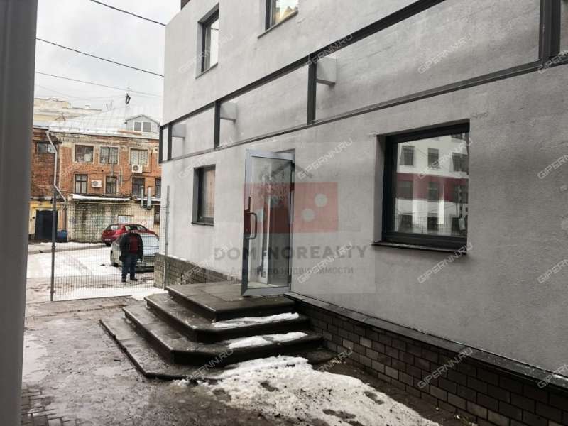 помещение под коммерческую недвижимость на Большой Покровской улице