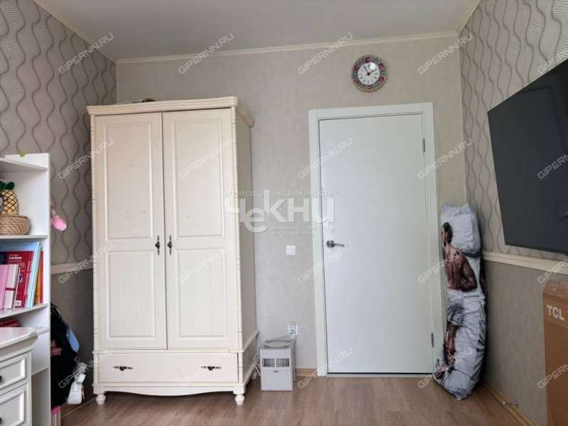 трёхкомнатная квартира на улице Верхнепечёрская дом 15 к1